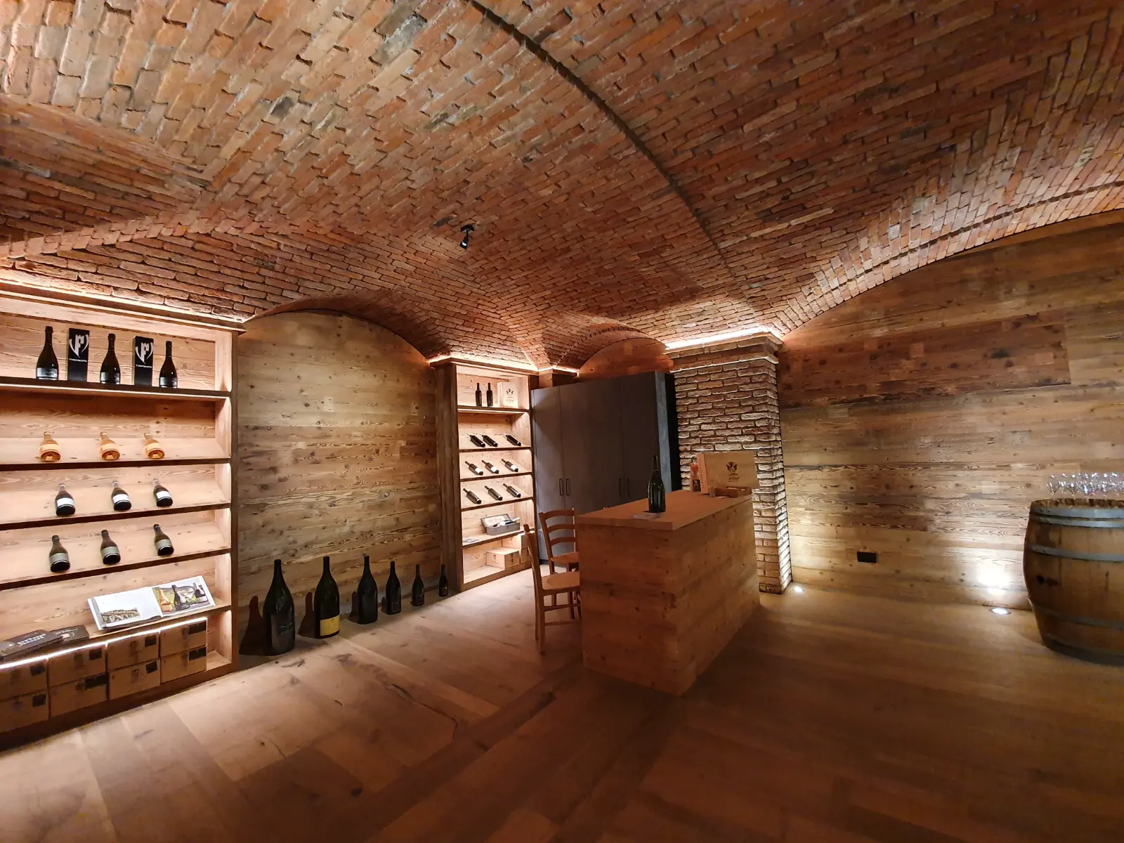 Arco in mattoni cantina — Al Rocol, Brescia