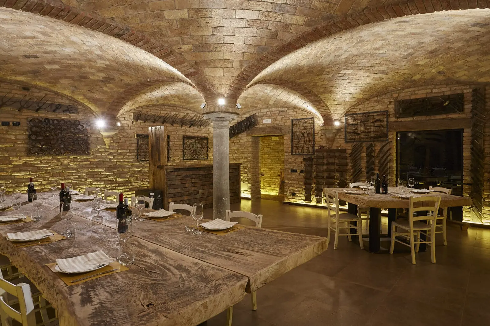 Soffitti ad arco ristorante — Fidenza, Parma